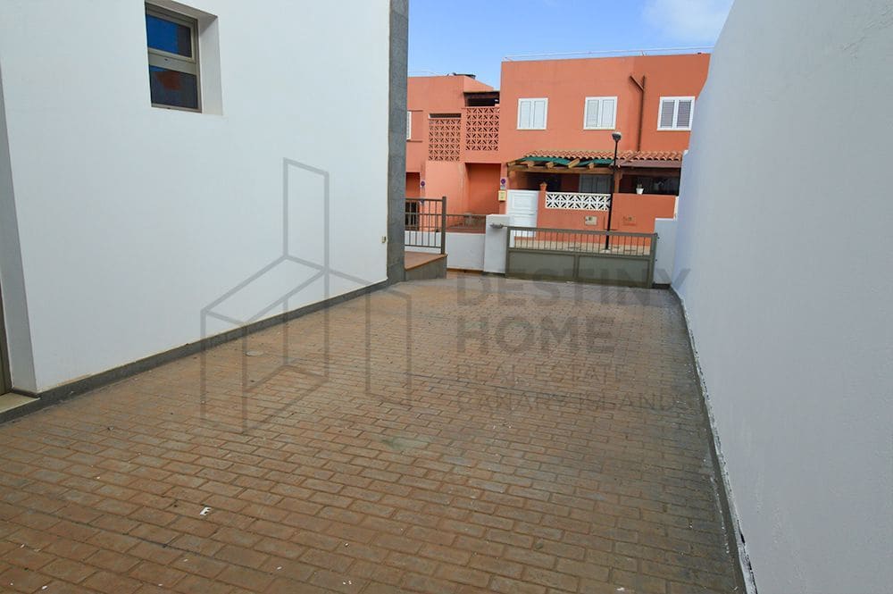 3 bedroom Villa for sale in Puerto del Rosario with garage - € 315,000 (Ref: 6496442)