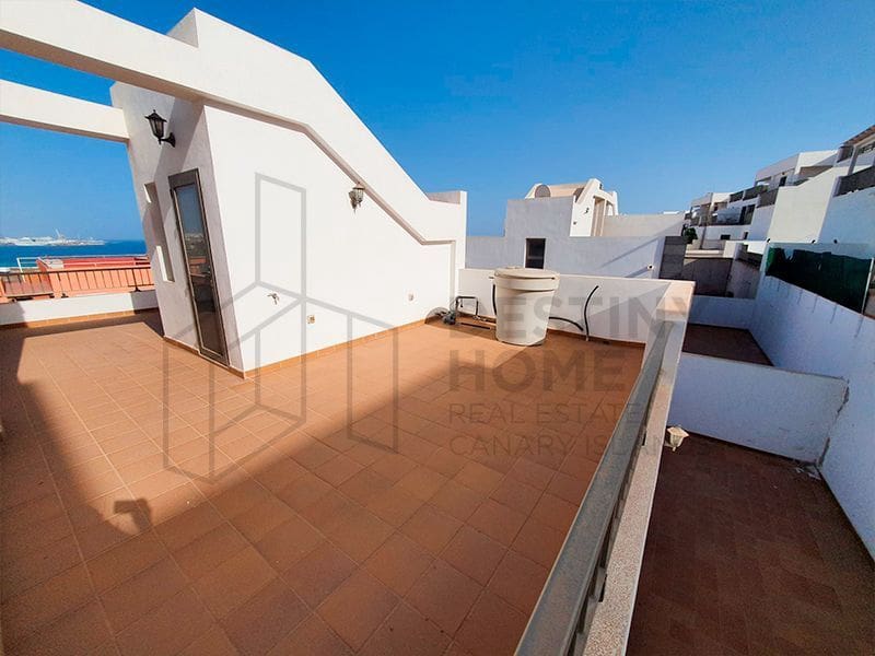 3 bedroom Villa for sale in Puerto del Rosario with garage - € 315,000 (Ref: 6496442)