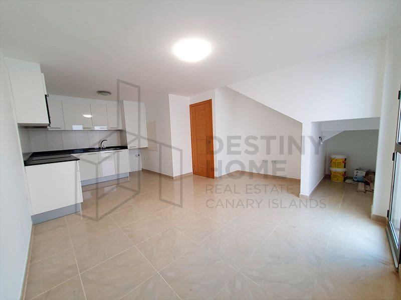 3 bedroom Villa for sale in Puerto del Rosario with garage - € 315,000 (Ref: 6496442)