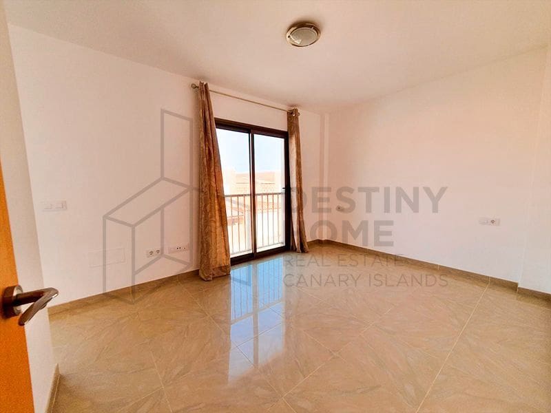 3 bedroom Villa for sale in Puerto del Rosario with garage - € 315,000 (Ref: 6496442)