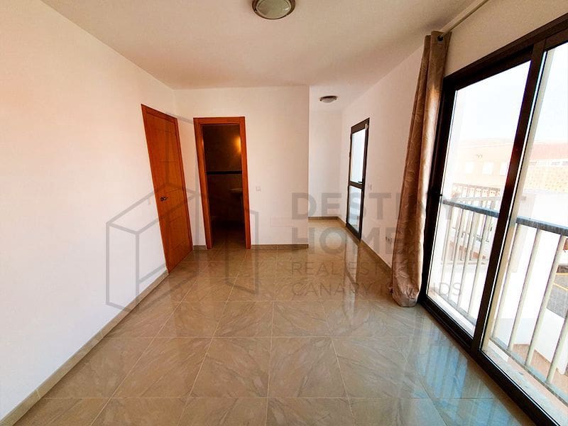 3 bedroom Villa for sale in Puerto del Rosario with garage - € 315,000 (Ref: 6496442)