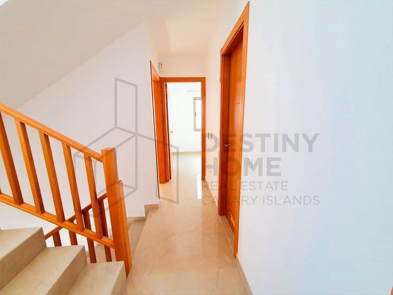 3 bedroom Villa for sale in Puerto del Rosario with garage - € 315,000 (Ref: 6496442)