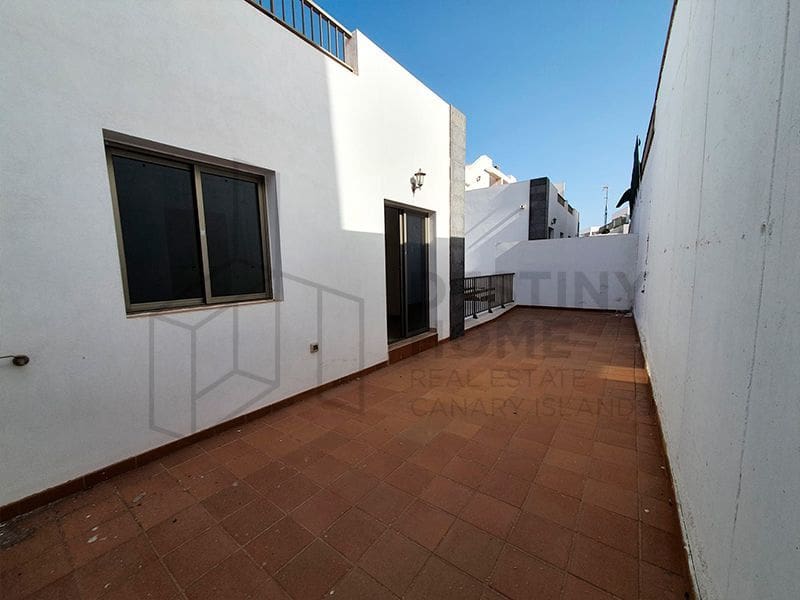 3 bedroom Villa for sale in Puerto del Rosario with garage - € 315,000 (Ref: 6496442)