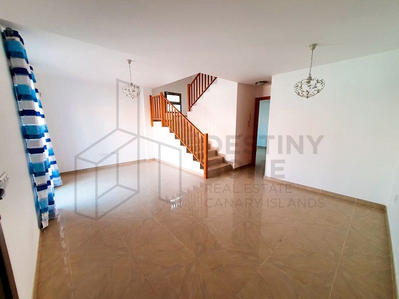 3 bedroom Villa for sale in Puerto del Rosario with garage - € 315,000 (Ref: 6496442)