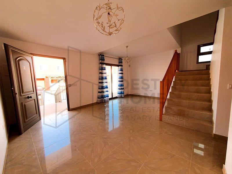 3 bedroom Villa for sale in Puerto del Rosario with garage - € 315,000 (Ref: 6496442)