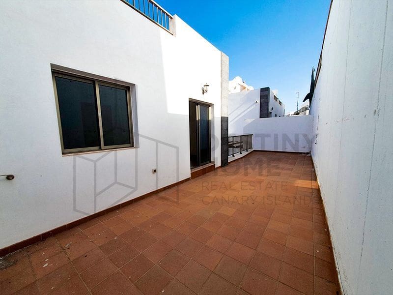 3 bedroom Villa for sale in Puerto del Rosario with garage - € 315,000 (Ref: 6496442)