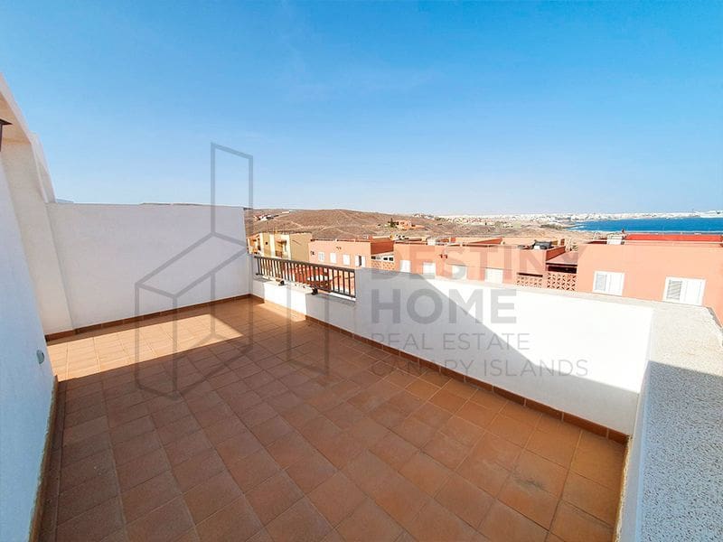 3 bedroom Villa for sale in Puerto del Rosario with garage - € 315,000 (Ref: 6496442)
