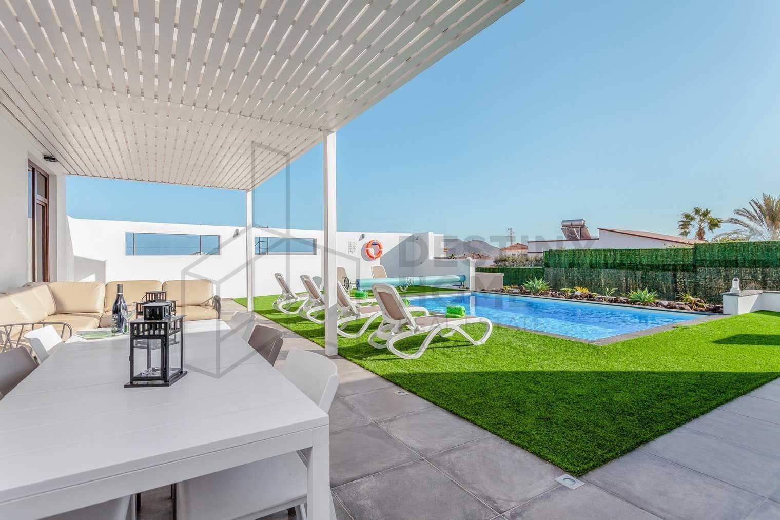 3 slaapkamer Villa te koop in Antigua met zwembad garage - € 550.000 (Ref: 6781153)