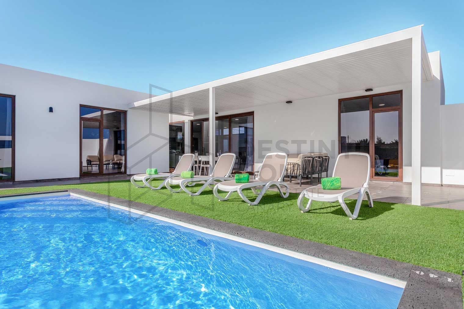 3 slaapkamer Villa te koop in Antigua met zwembad garage - € 550.000 (Ref: 6781153)