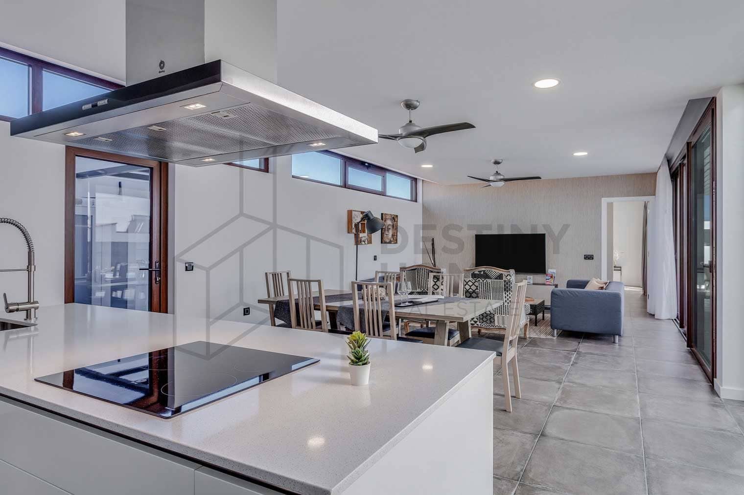 3 slaapkamer Villa te koop in Antigua met zwembad garage - € 550.000 (Ref: 6781153)