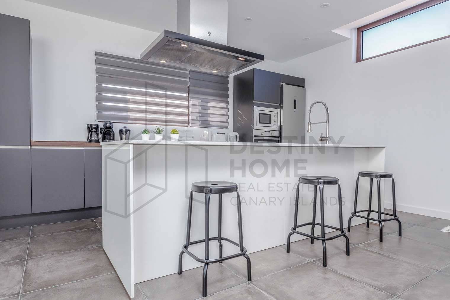 3 slaapkamer Villa te koop in Antigua met zwembad garage - € 550.000 (Ref: 6781153)