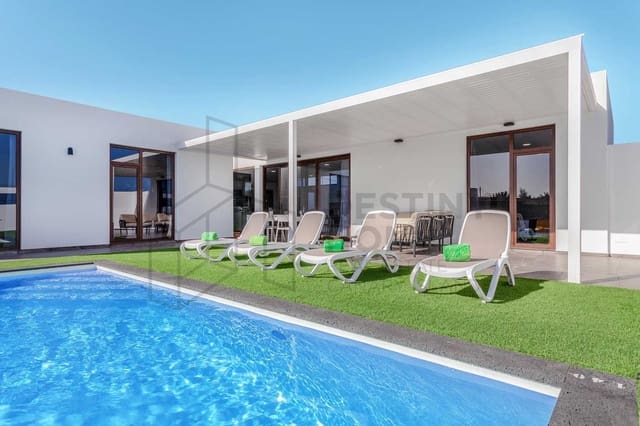 3 slaapkamer Villa te koop in Triquivijate, Antigua met zwembad garage - € 550.000 (Ref: 6781153)