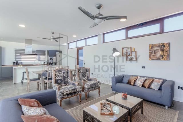 3 slaapkamer Villa te koop in Triquivijate, Antigua met zwembad garage - € 550.000 (Ref: 6781153)