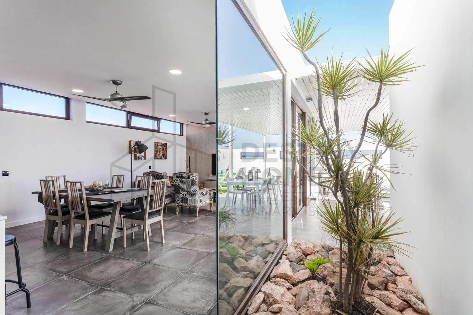 3 slaapkamer Villa te koop in Antigua met zwembad garage - € 550.000 (Ref: 6781153)