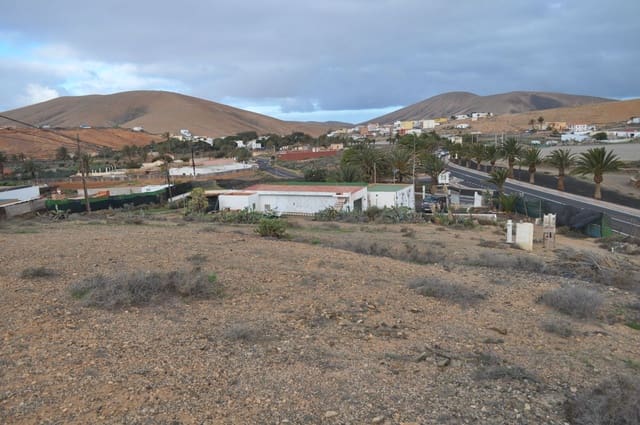 3 bedroom Finca/Country House for sale in Pájara - € 300,000 (Ref: 6795564)