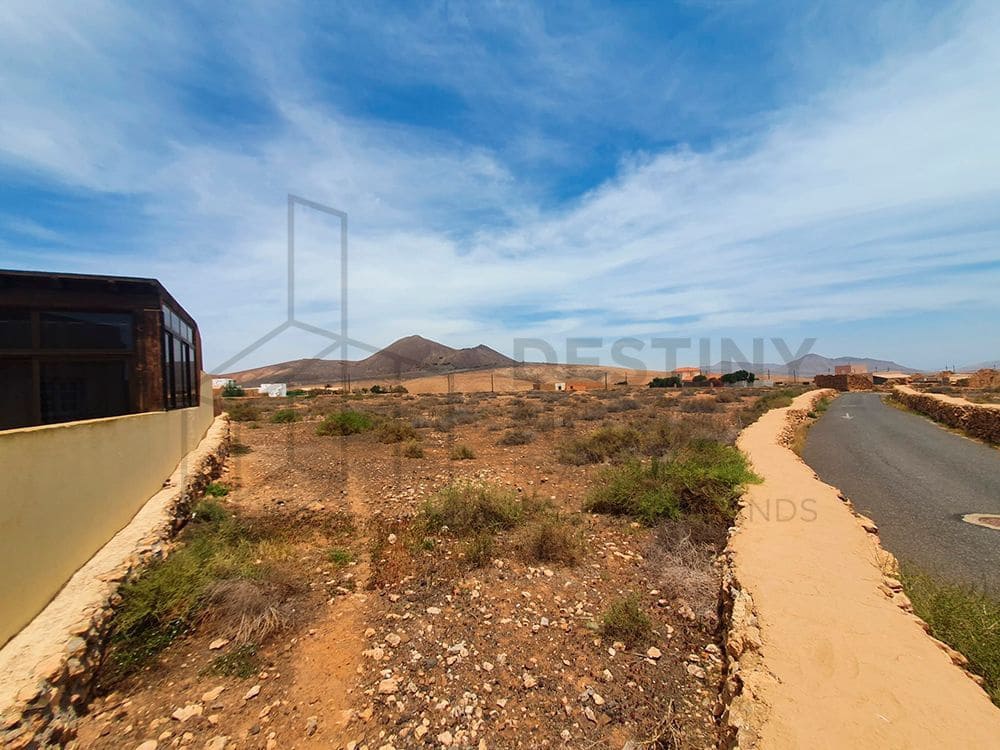 Grunde uden byggetilladelser til salg i Tuineje - € 250.000 (Ref: 6836740)