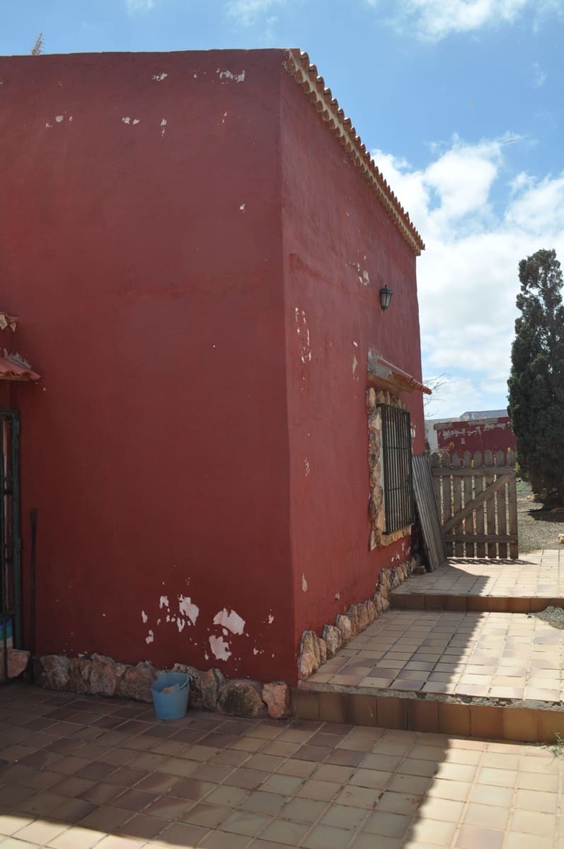 6 Zimmer Villa zu verkaufen in Los Estancos mit Pool - 530.000 € (Ref: 6902336)