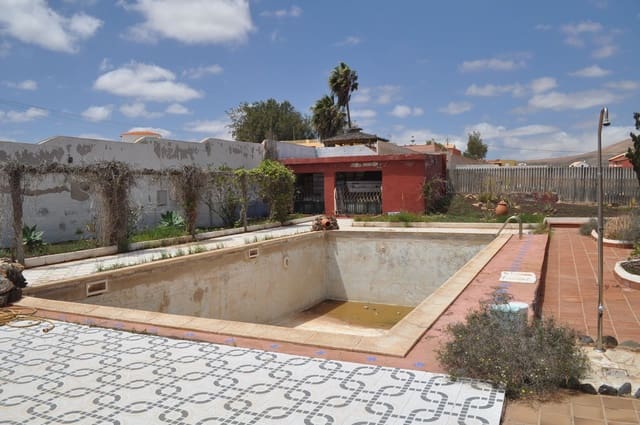 6 quarto Moradia para venda em Los Estancos, Puerto del Rosario com piscina - 530 000 € (Ref: 6902336)