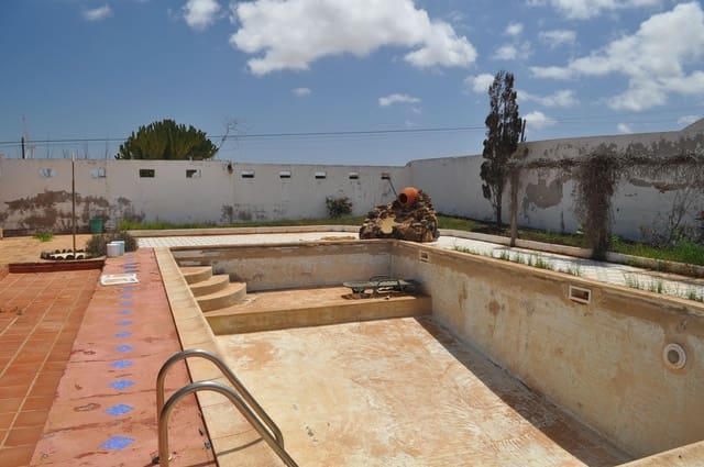 6 quarto Moradia para venda em Los Estancos, Puerto del Rosario com piscina - 530 000 € (Ref: 6902336)