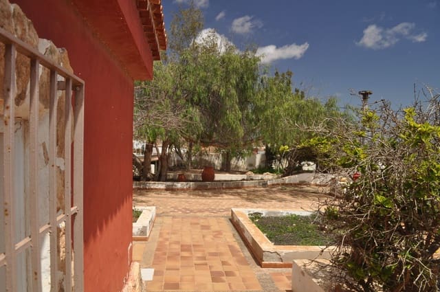 6 quarto Moradia para venda em Los Estancos, Puerto del Rosario com piscina - 530 000 € (Ref: 6902336)