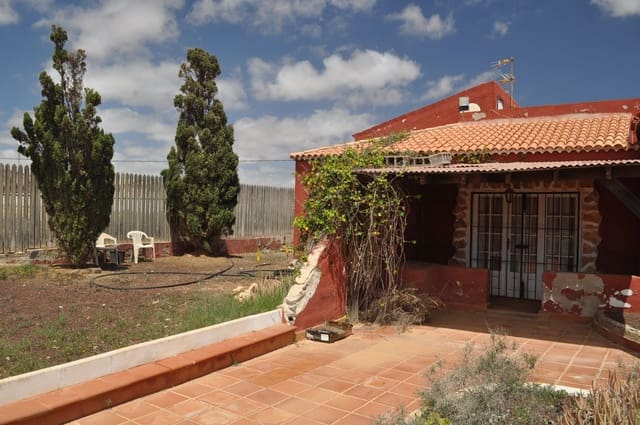 6 quarto Moradia para venda em Los Estancos, Puerto del Rosario com piscina - 530 000 € (Ref: 6902336)