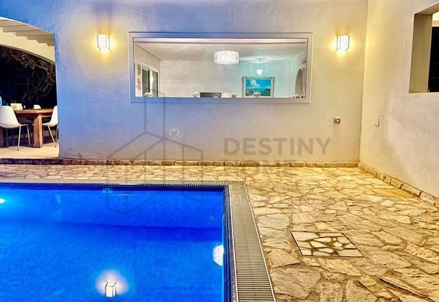 5 Zimmer Villa zu verkaufen in Corralejo, La Oliva mit Pool - 1.090.000 € (Ref: 7345663)