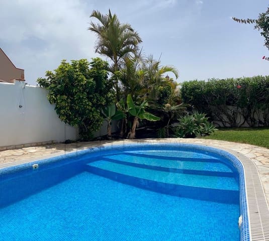 5 Zimmer Villa zu verkaufen in Corralejo, La Oliva mit Pool - 1.090.000 € (Ref: 7345663)