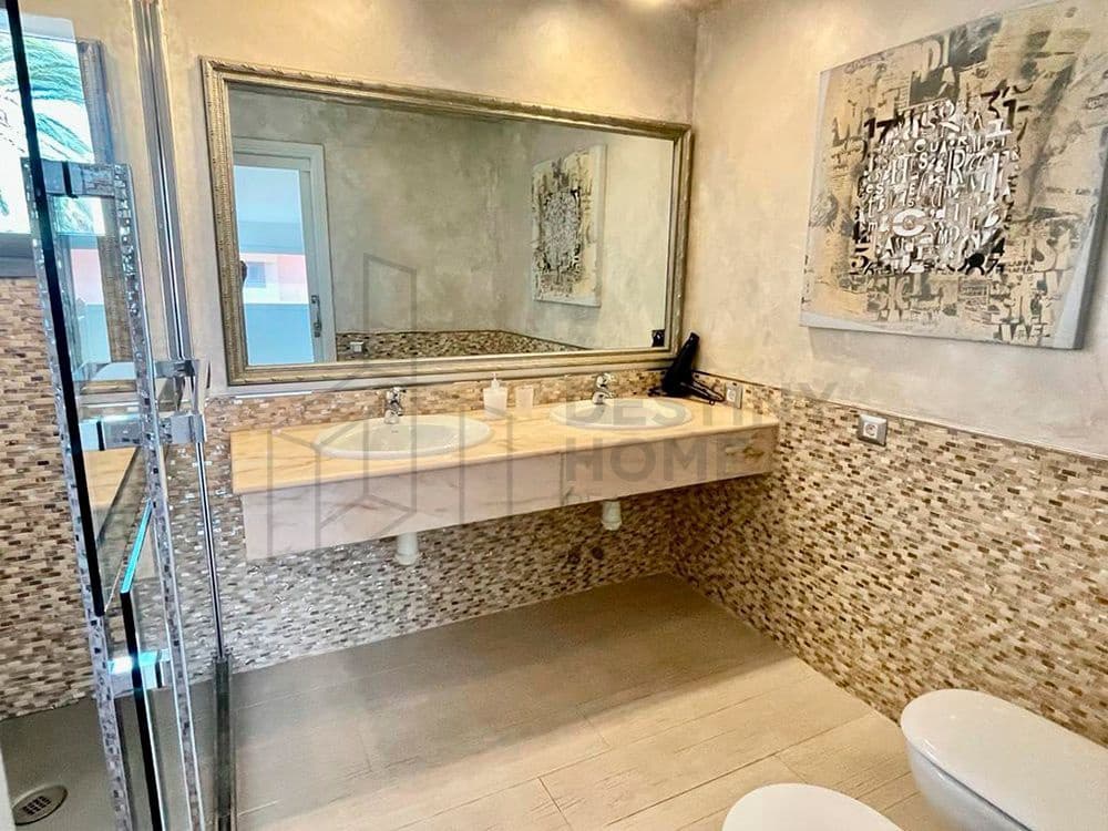 Chalet de 5 habitaciones en Corralejo en venta con piscina - 1.090.000 € (Ref: 7345663)