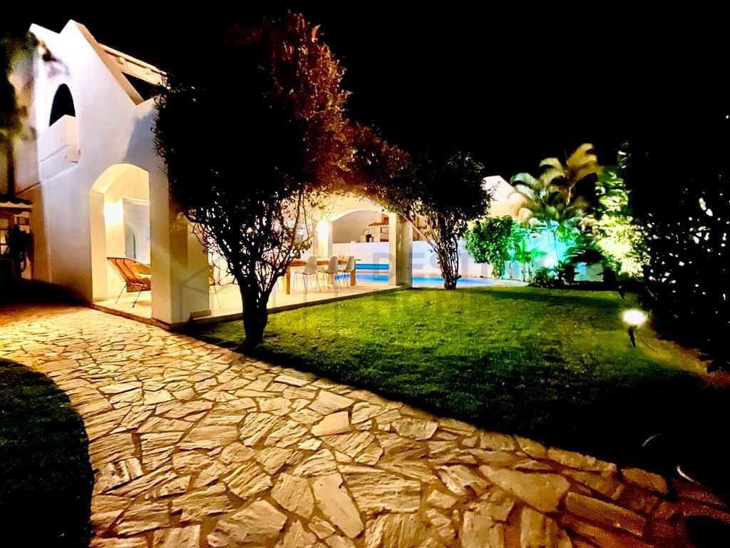 Chalet de 5 habitaciones en Corralejo en venta con piscina - 1.090.000 € (Ref: 7345663)