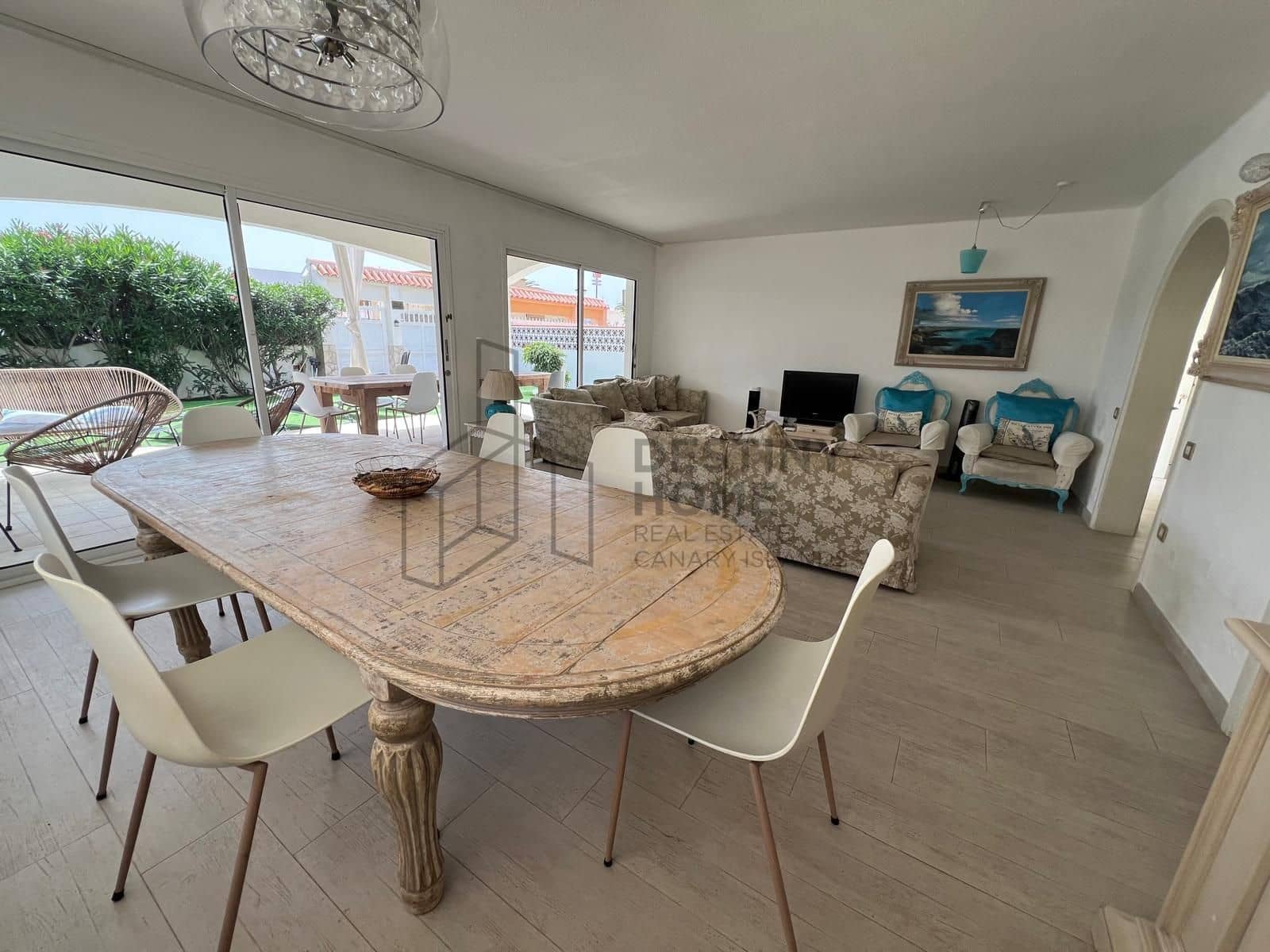 Chalet de 5 habitaciones en Corralejo en venta con piscina - 1.090.000 € (Ref: 7345663)