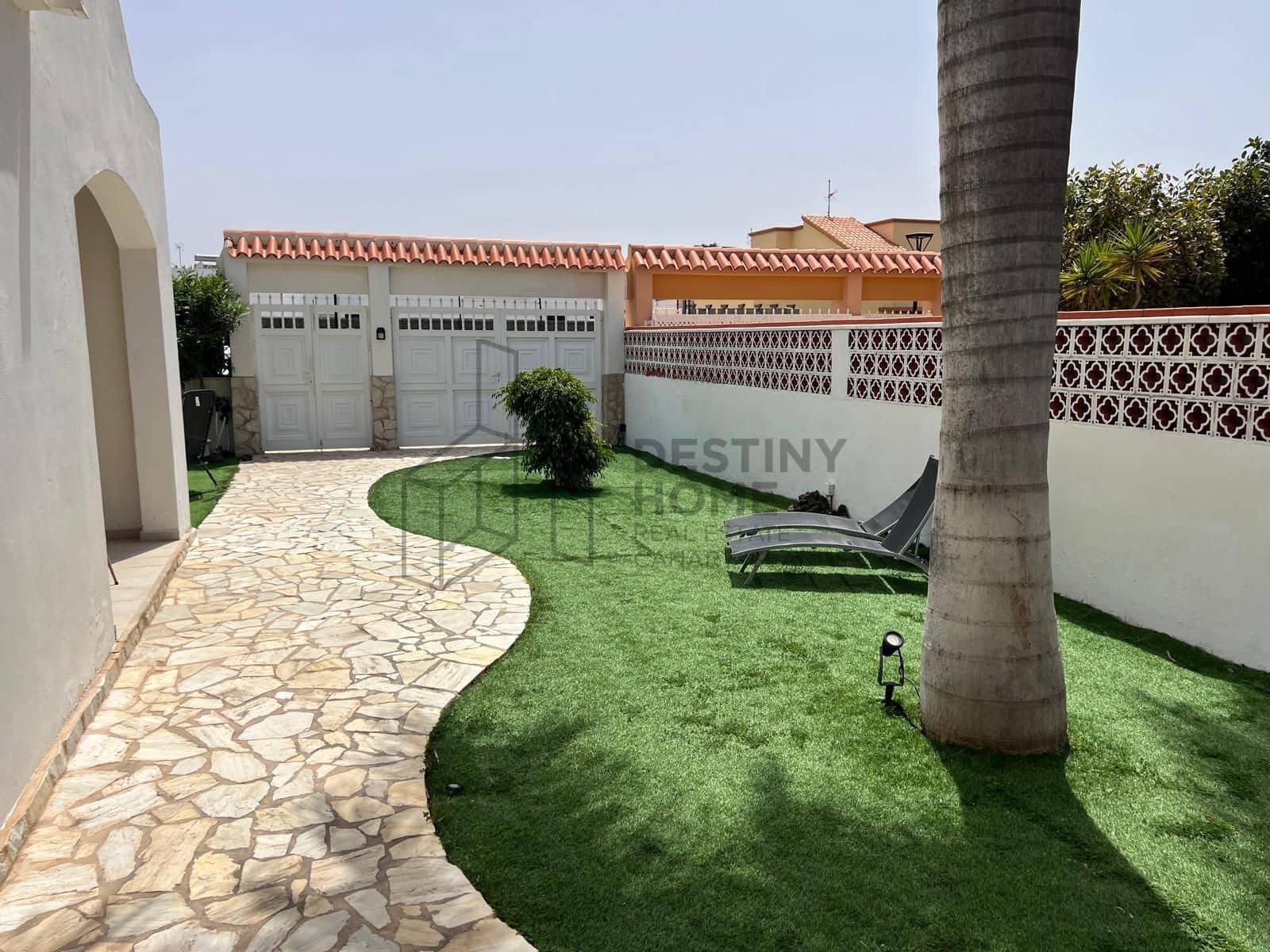 Chalet de 5 habitaciones en Corralejo en venta con piscina - 1.090.000 € (Ref: 7345663)