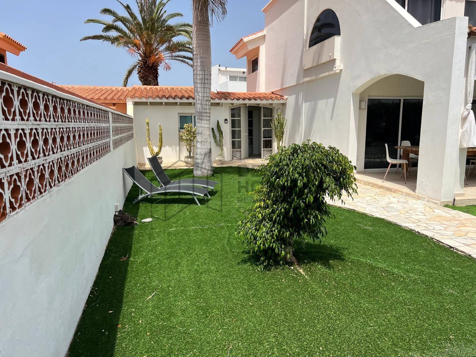 Chalet de 5 habitaciones en Corralejo en venta con piscina - 1.090.000 € (Ref: 7345663)