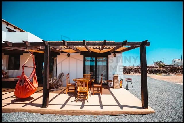 3 bedroom Villa for sale in Lajares, La Oliva with garage - € 735,000 (Ref: 7357723)