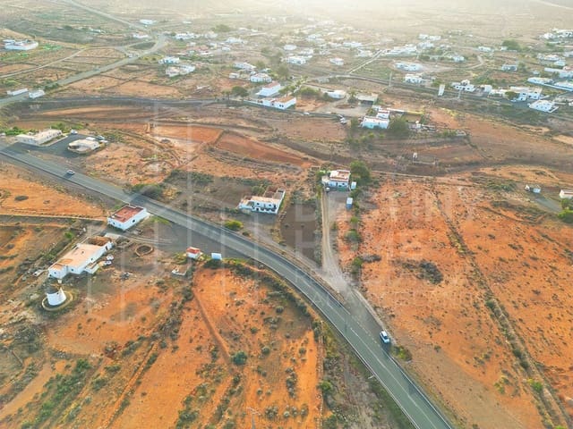 Ubebygd land til salgs i Llanos de la Concepción, Puerto del Rosario - € 65 000 (Ref: 7475405)
