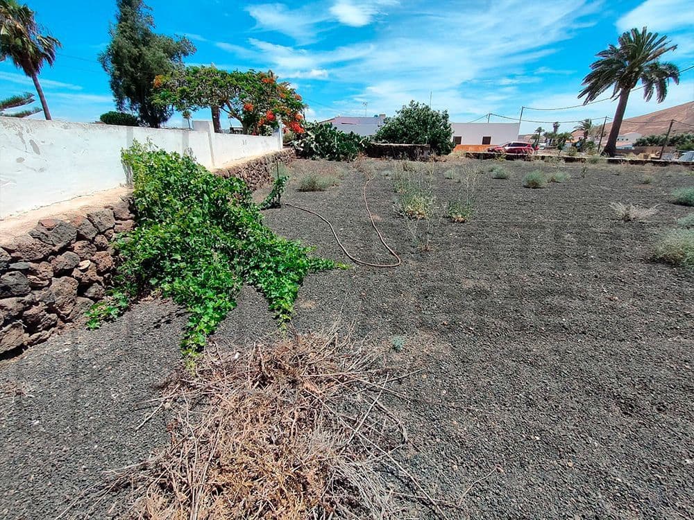 Grunde uden byggetilladelser til salg i Villaverde - € 96.000 (Ref: 7634950)