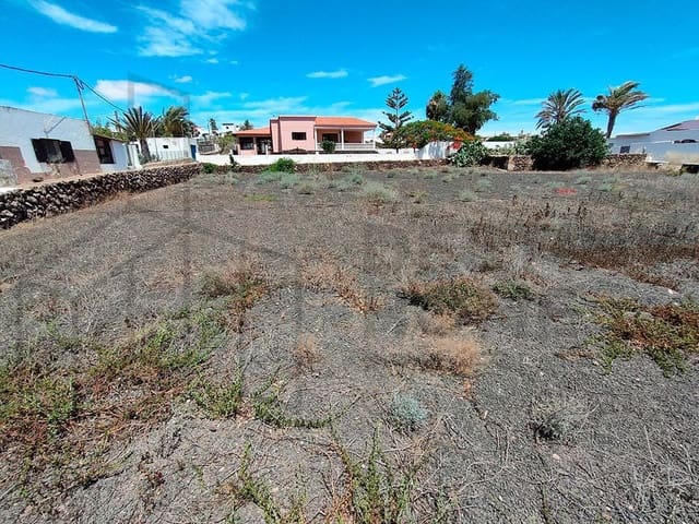 Rakentamaton maa myytävänä paikassa Villaverde, La Oliva - 96 000 € (Ref: 7634950)