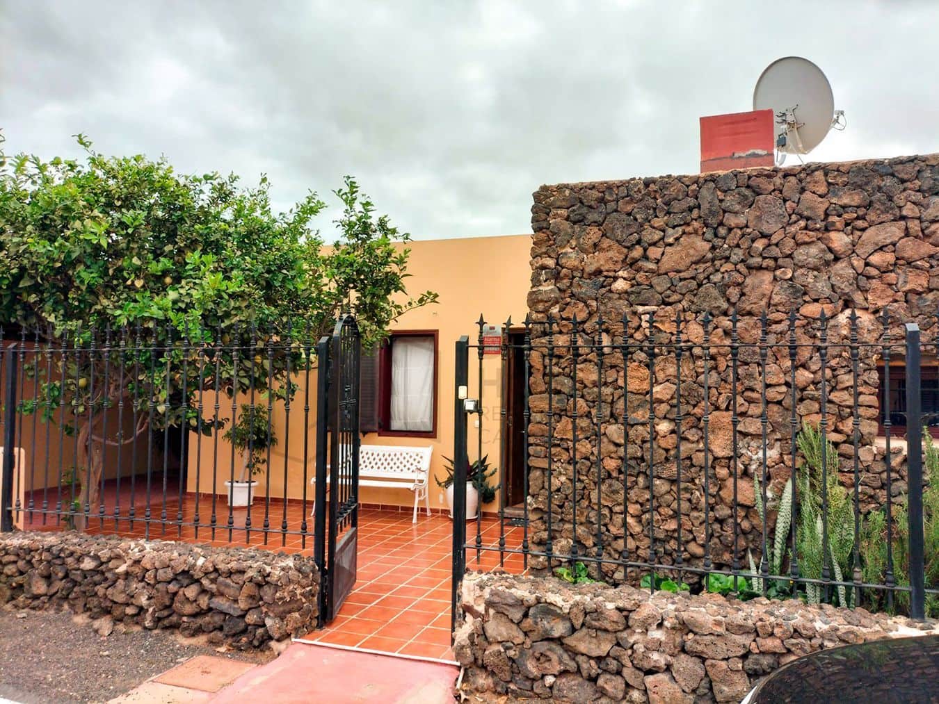 2 bedroom Villa for sale in Corralejo, La Oliva with pool garage €