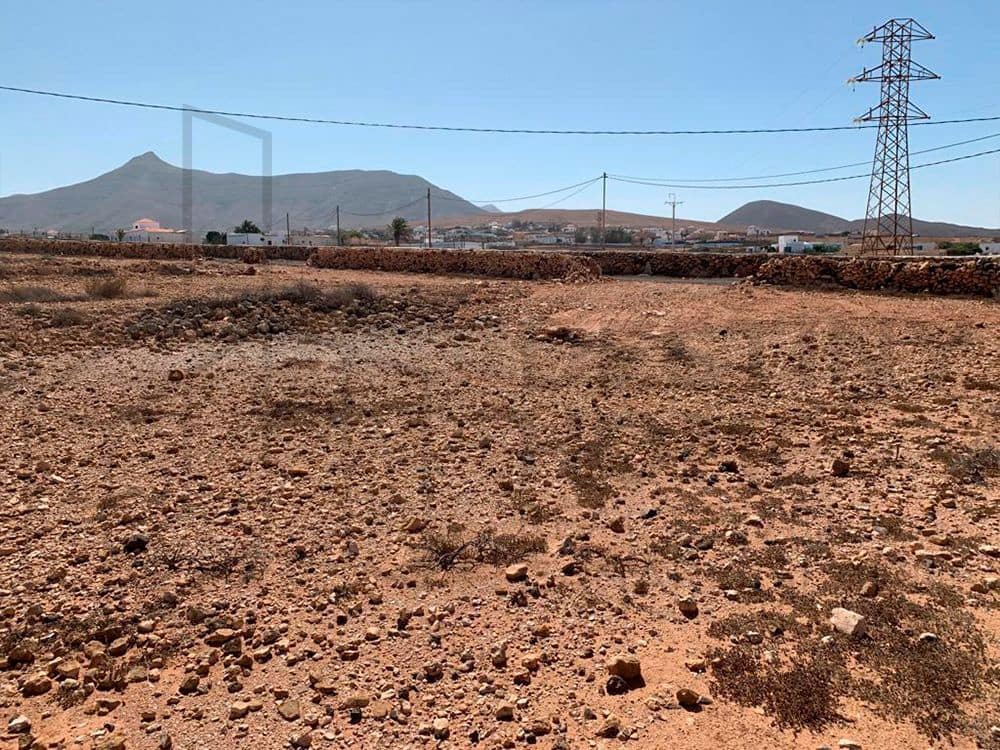 Ubebygd land til salgs i Tindaya - € 115 000 (Ref: 7839595)