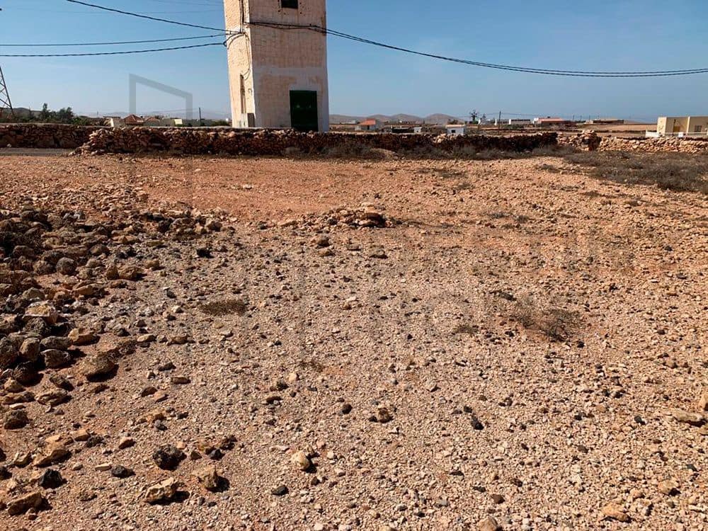 Ubebygd land til salgs i Tindaya - € 115 000 (Ref: 7839595)