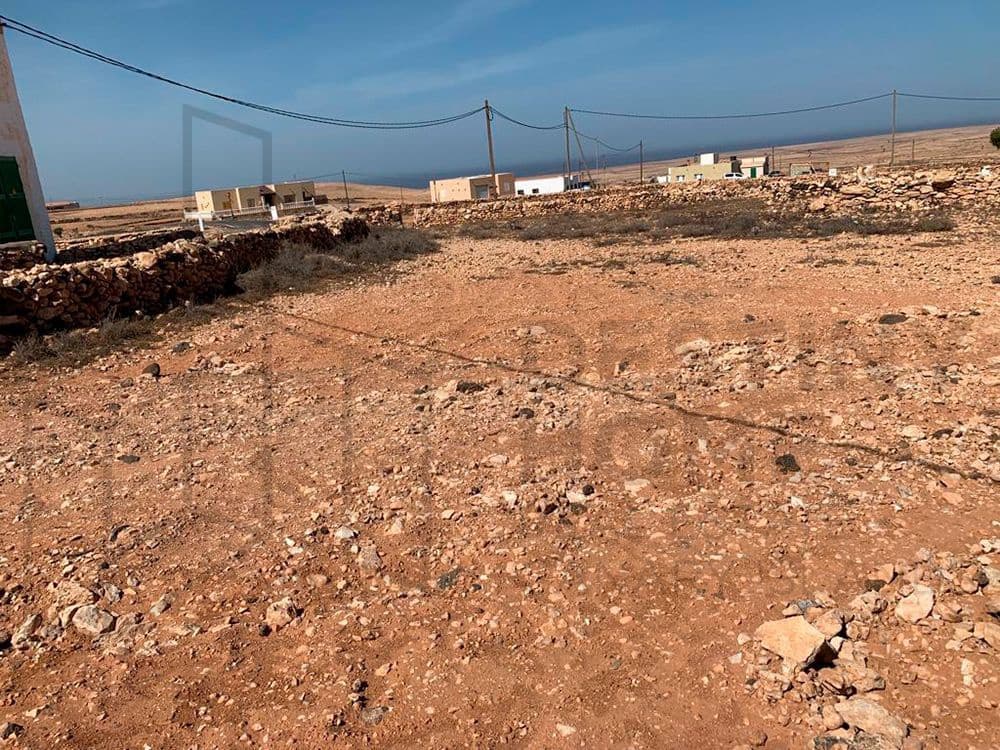 Ubebygd land til salgs i Tindaya - € 115 000 (Ref: 7839595)