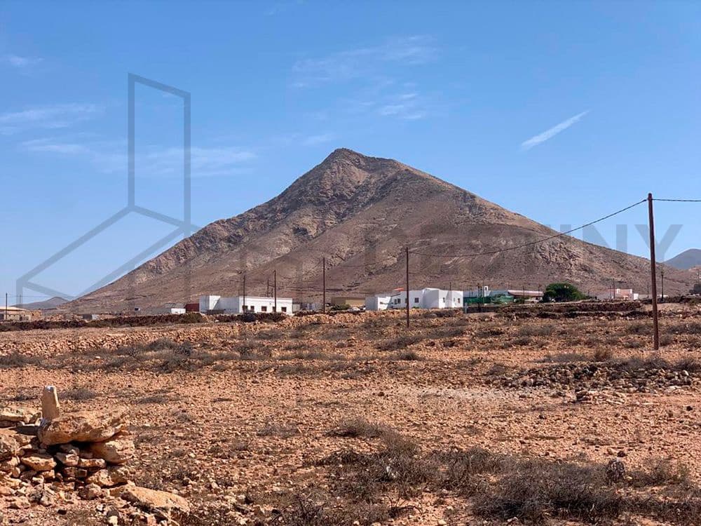 Ubebygd land til salgs i Tindaya - € 115 000 (Ref: 7839595)