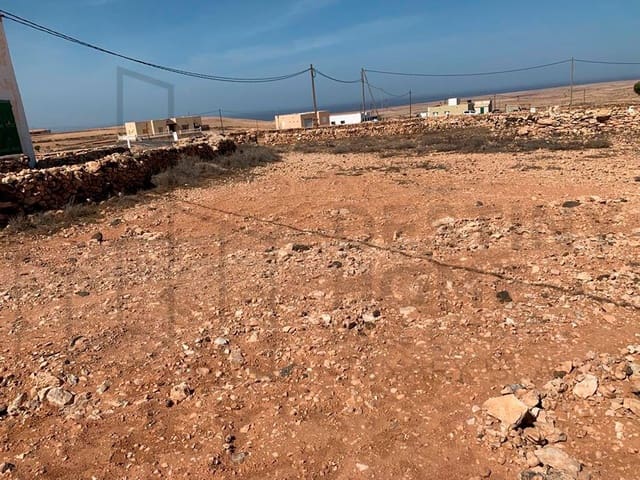 Rakentamaton maa myytävänä paikassa Tindaya, La Oliva - 115 000 € (Ref: 7839595)