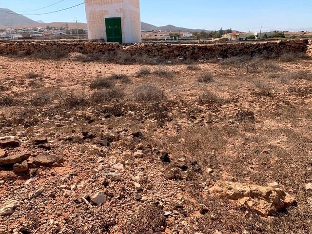 Rakentamaton maa myytävänä paikassa Tindaya, La Oliva - 115 000 € (Ref: 7839595)
