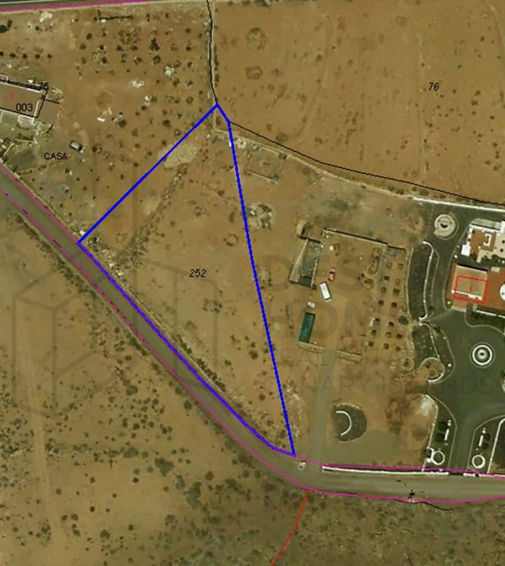 Grunde uden byggetilladelser til salg i Antigua - € 125.000 (Ref: 7993080)