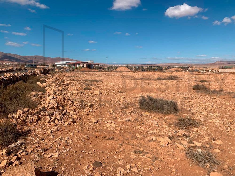 Grunde uden byggetilladelser til salg i Antigua - € 125.000 (Ref: 7993080)