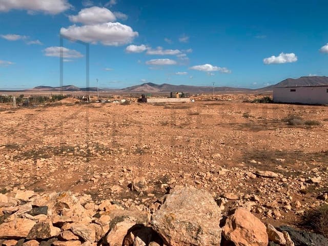 Terre non Aménagée à vendre à Antigua - 125 000 € (Ref: 7993080)