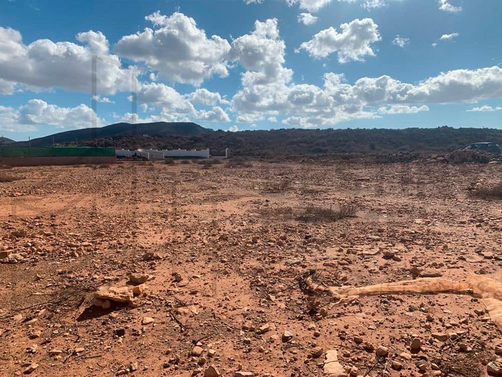 Grunde uden byggetilladelser til salg i Antigua - € 125.000 (Ref: 7993080)