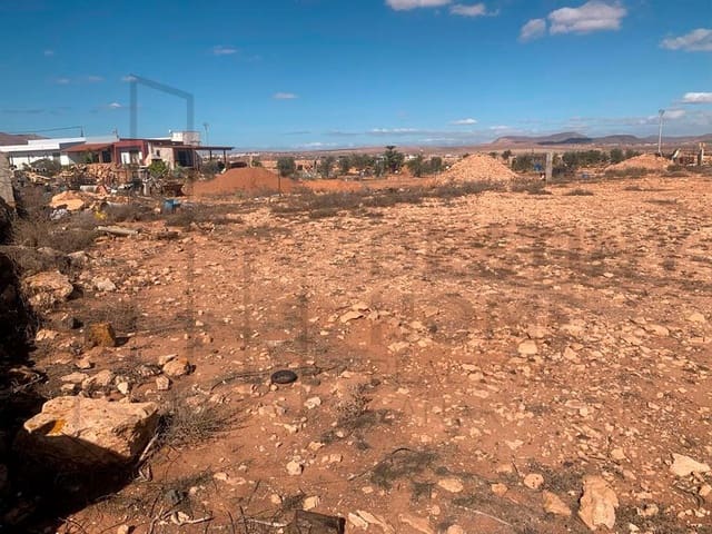 Terre non Aménagée à vendre à Antigua - 125 000 € (Ref: 7993080)