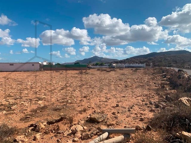 Terre non Aménagée à vendre à Antigua - 125 000 € (Ref: 7993080)