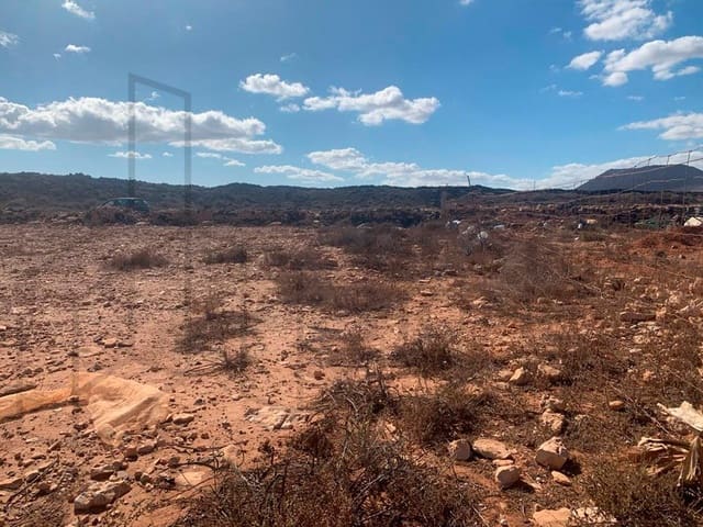 Terre non Aménagée à vendre à Antigua - 125 000 € (Ref: 7993080)